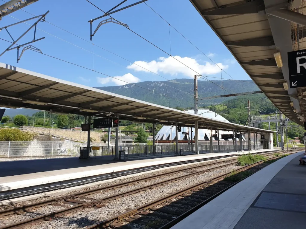 cab train station bellegarde-sur-valserine